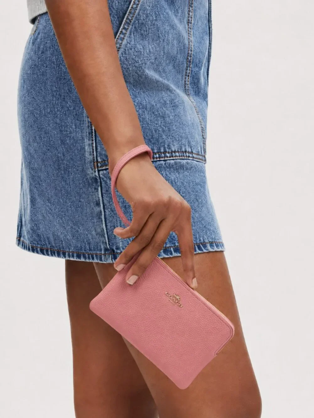 COACH Corner Zip Wristlet Crossgrain Leather Style No. 58032 IM/Bubblegum - NWT